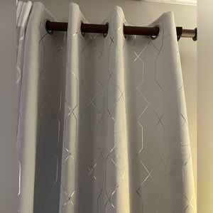 Thermal insulated curtains